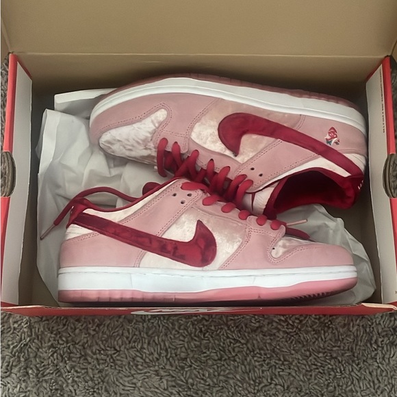 sb low dunk strangelove